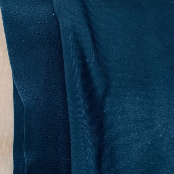 Lululemon fold waist with ankle detail - Picture 7 of 10